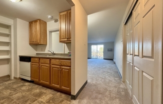 2 beds, 1.5 baths, 910 sqft, $2,300, Unit 38