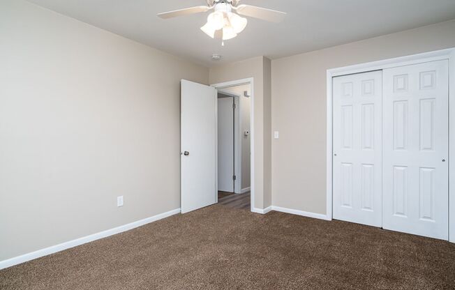 2 beds, 1 bath, 650 sqft, $895, Unit #4