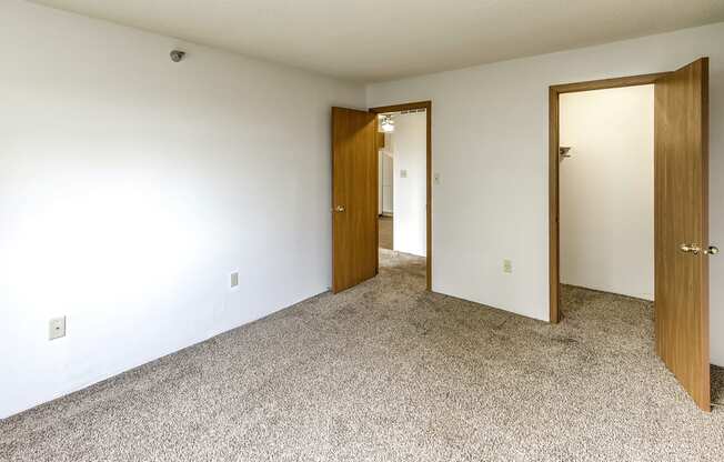 One and two bedroom apartments at Somerset Apartments in Lincoln, NE
