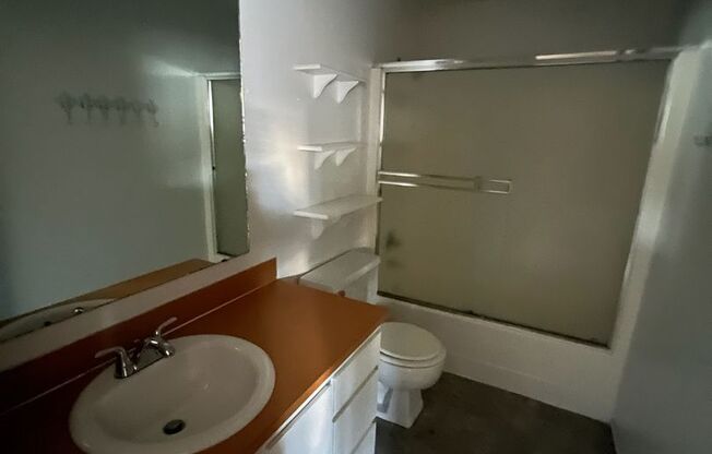 1 bed, 1 bath, $1,350, Unit Unit 1