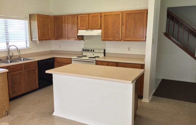 NICE 3 BEDROOM LOCATED ON A LARGE CORNER LOT*COUNTRY KITCHEN WITH ISLAND*LARGE MASTER BR DOWN W/ OUTSIDE ACCESS*FIREPLACE IN LIVING*EASY ACCESS TO RANDOLPH AFB, FT. SAM, & SHOPPING