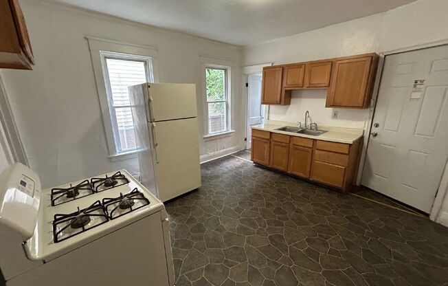 2443 S 9 ST