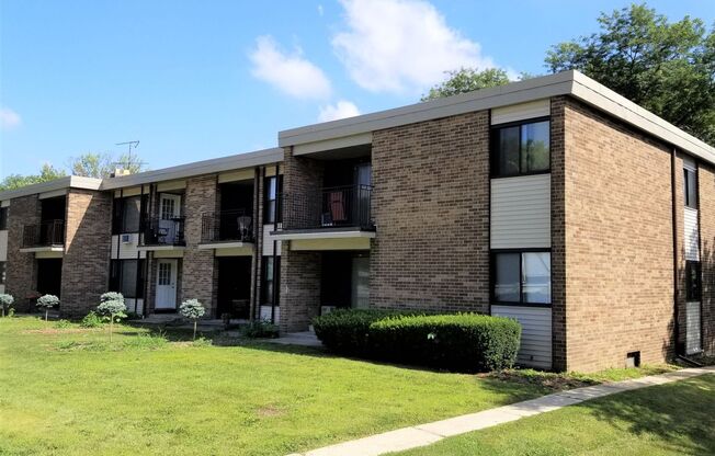 1 bed, 1 bath, $1,025, Unit 12