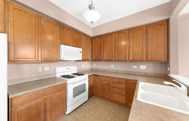 1 Bedroom 1 Bath Condo located in Wheeling at the Astor Place!