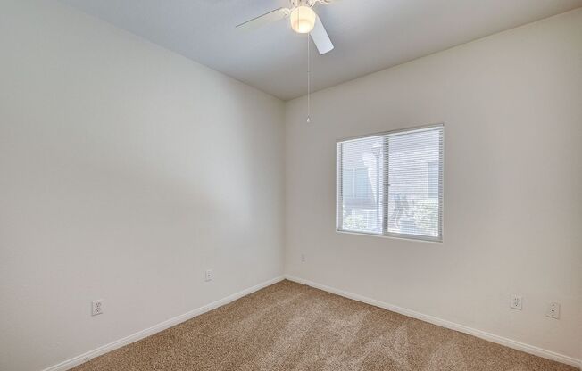 3 beds, 2 baths, $1,650, Unit # 136