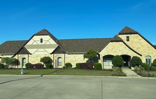 218 REGAL CT