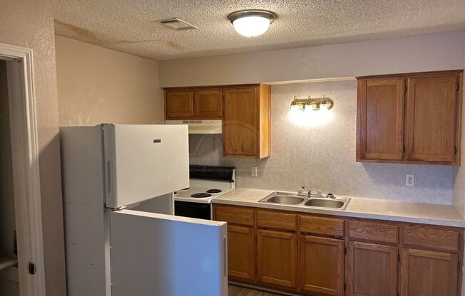 2 beds, 1 bath, $675, Unit 105 Reagan Ave W Unit 43