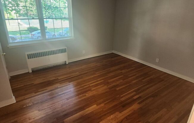 2 beds, 1 bath, 897 sqft, $2,335, Unit A-03