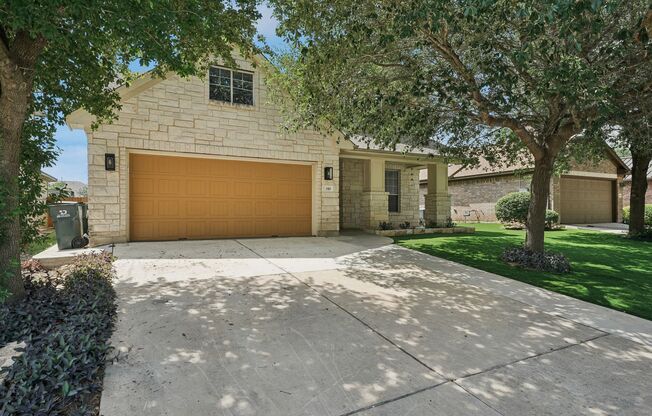 Massive 4 Bedroom, 2.5 Bathroom home in Blanco Vista - astro turfed front yard