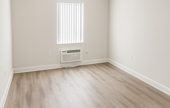 2 beds, 1 bath, 840 sqft, $1,850, Unit 2700 - 1D