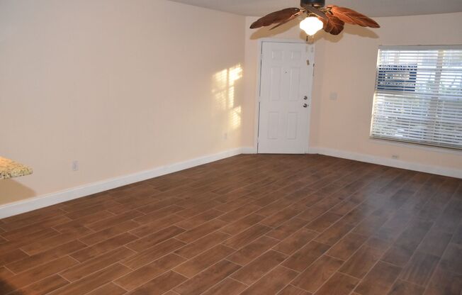 Winter Park, Updated 2/2 Condo! AVAILABLE JUNE 16th!