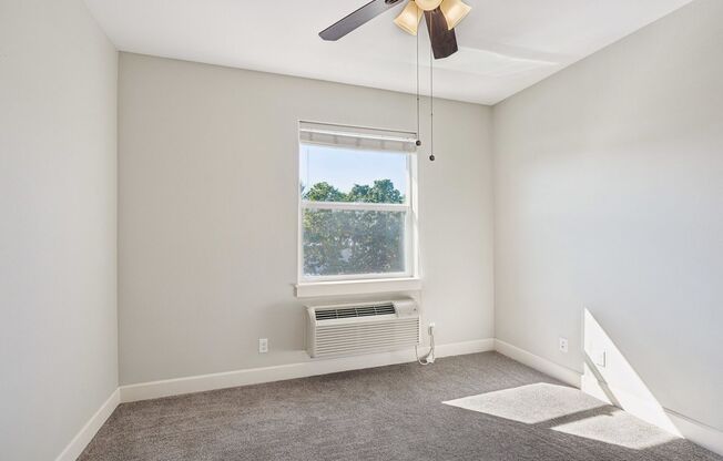 2 beds, 2 baths, 966 sqft, $1,795, Unit 302
