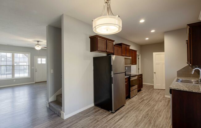 NEW LUXURY 3 BED 2.5 BATH TOWNHOUSE!!!