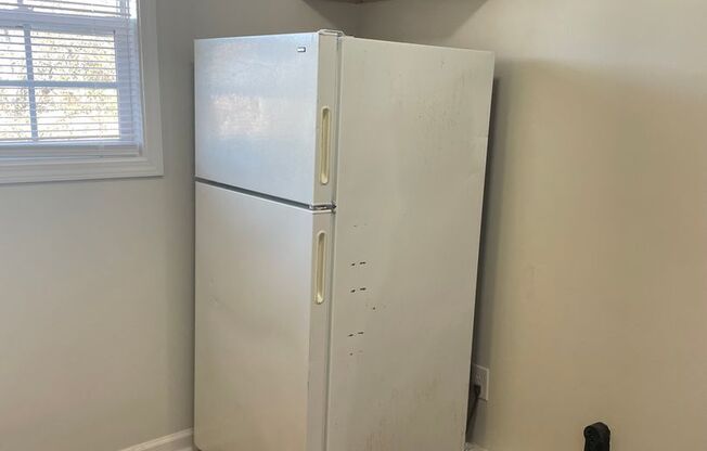 2 beds, 1 bath, $880, Unit 808