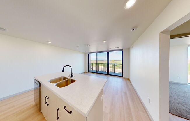1 bed, 1 bath, 468 sqft, $965, Unit 6013 - 201