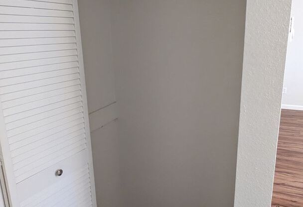 Studio, 1 bath, 350 sqft, $925, Unit 203