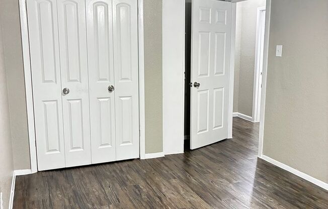 2 beds, 1 bath, 953 sqft, $1,349, Unit 567