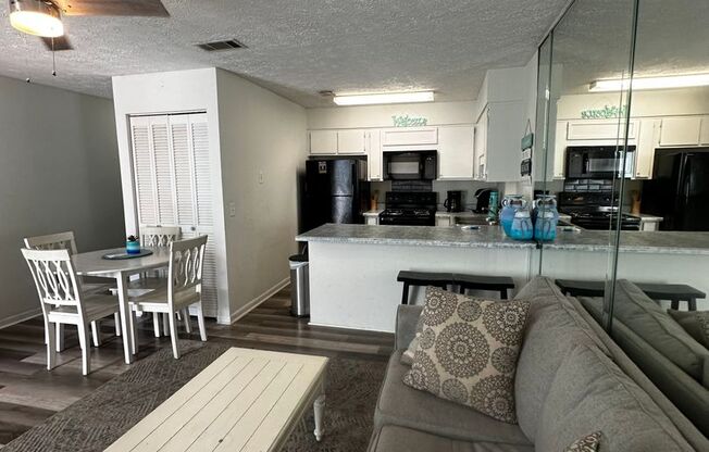 1 bed, 1 bath, $1,400, Unit UNIT J3