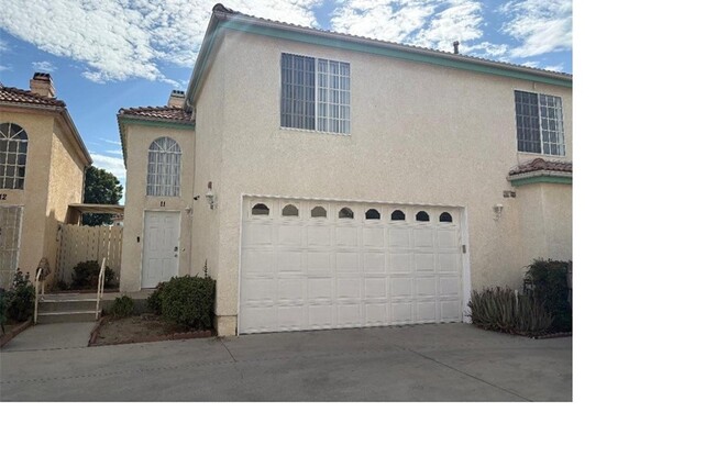 9245 WOODMAN