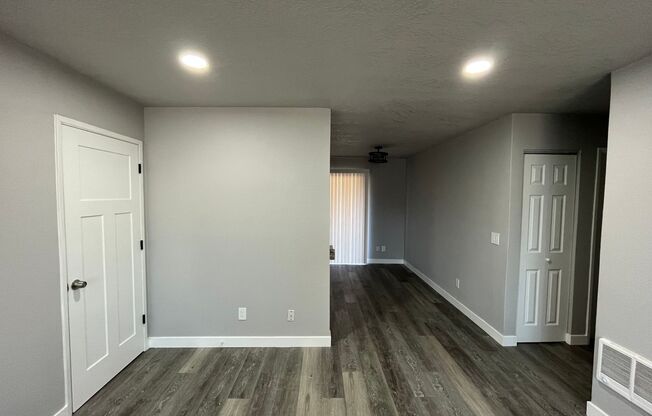 2 beds, 1 bath, 783 sqft, $1,250, Unit 2