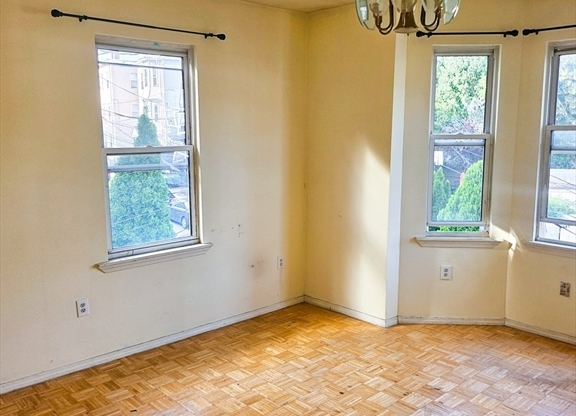 6 Ashley St