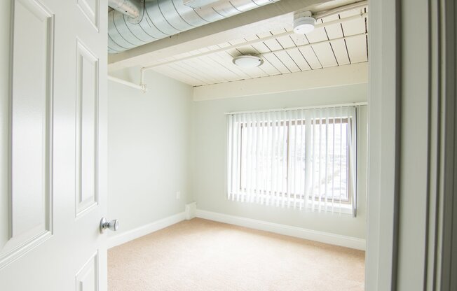 2 beds, 1.5 baths, 775 sqft, $2,200, Unit 212