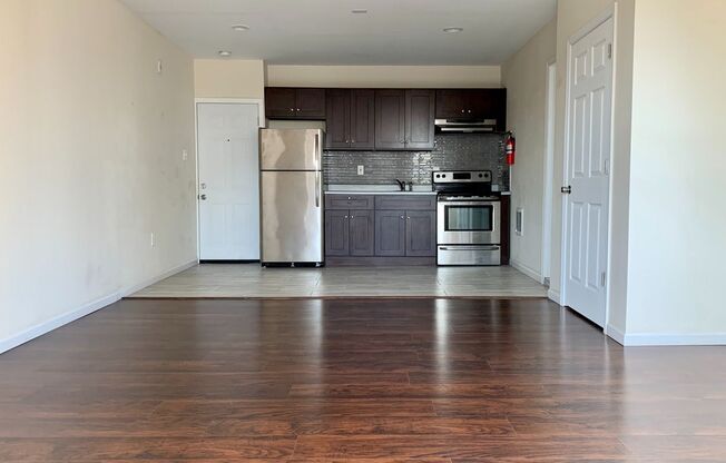 Studio, 1 bath, 650 sqft, $895, Unit Apt 2F