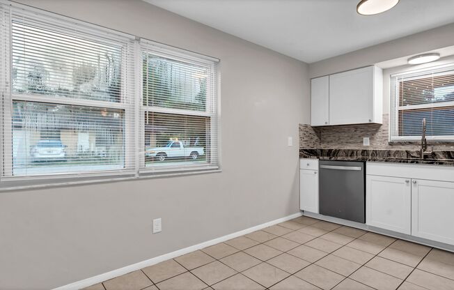 2 beds, 1 bath, $1,600