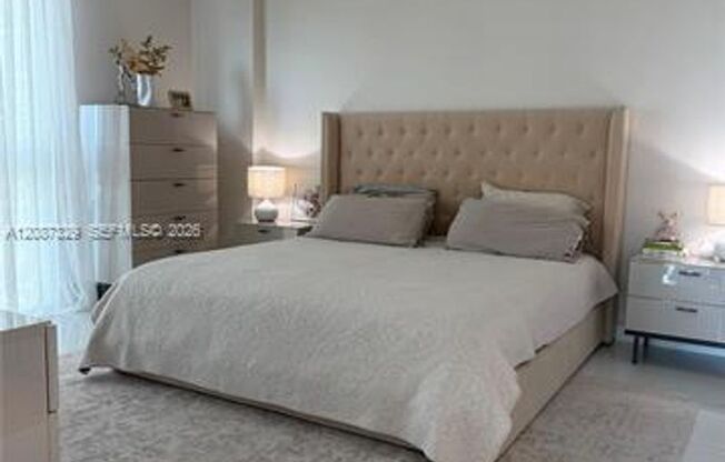 3 beds, 2 baths, $5,900, Unit # 2 1001