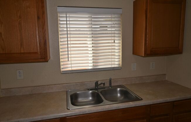 1 bed, 1 bath, $895