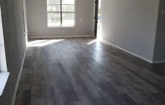 511 E Sayers