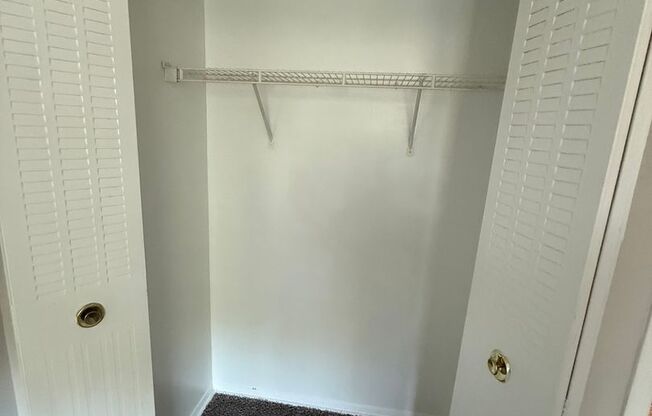3 beds, 1.5 baths, $1,280, Unit LD4807
