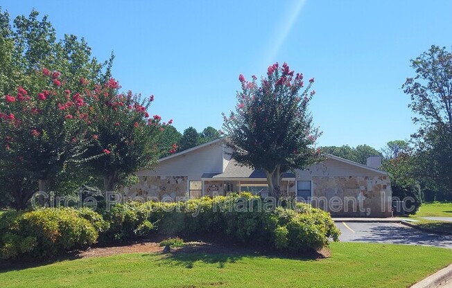 3930 Pulaski Pike, Leasing Office