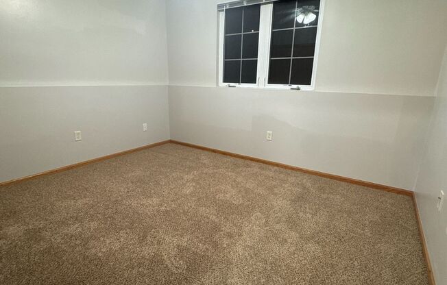 2 beds, 1 bath, 941 sqft, $1,300, Unit 1