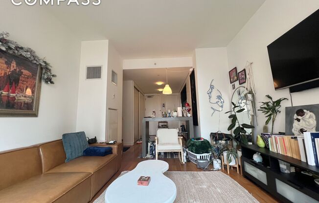 1 bed, 1 bath, 832 sqft, $4,800, Unit 11C