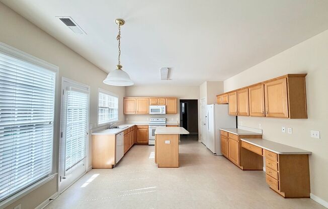 Move In Ready: Spacious Home in South Charlotte!