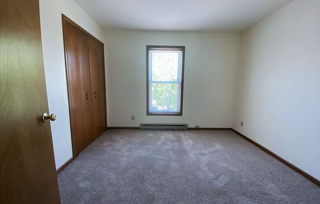 2 beds, 2 baths, 950 sqft, $1,825, Unit 7657CC