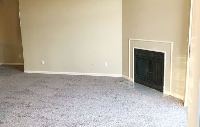 1 bed, 1 bath, 761 sqft, $1,118, Unit 8456f