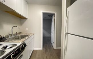 1 bed, 1 bath, 450 sqft, $675, Unit 1814 W 7th St.