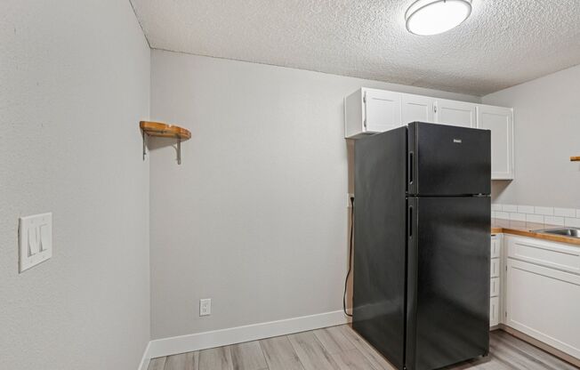 1 bed, 1 bath, 600 sqft, $1,375, Unit D27