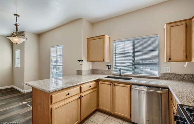 3 beds, 2 baths, $1,670, Unit # 203