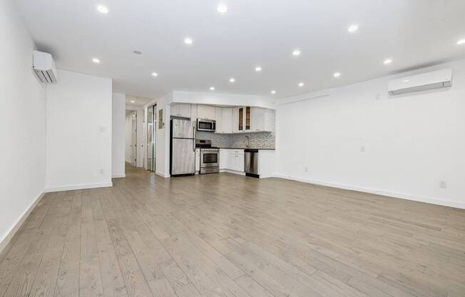 52 LUDLOW ST