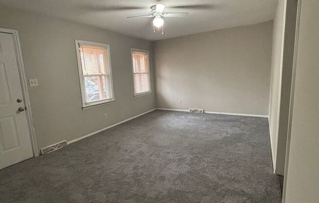 2 beds, 1 bath, $1,200