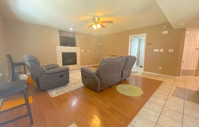 3 beds, 2.5 baths, $1,900