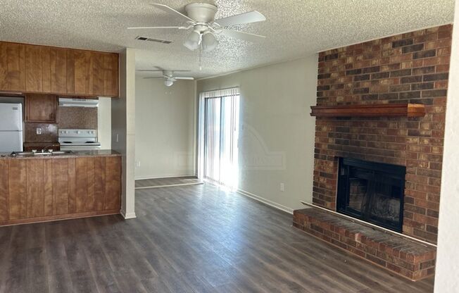 2 beds, 1.5 baths, $800