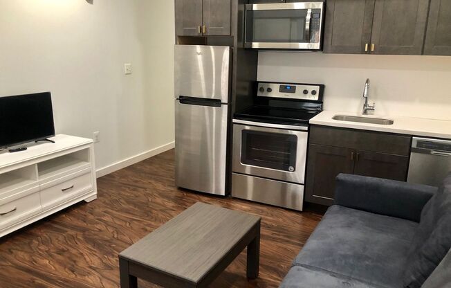 1 bed, 1 bath, 437 sqft, $1,480, Unit 414
