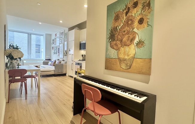 1 bed, 1 bath, $4,354, Unit 16M