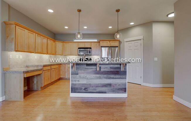 4 beds, 3.5 baths, 3,000 sqft, $3,000, Unit House