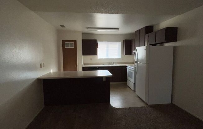 2 beds, 1 bath, 780 sqft, $1,150, Unit #D