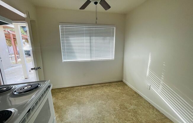 2 beds, 1 bath, $1,500, Unit #B